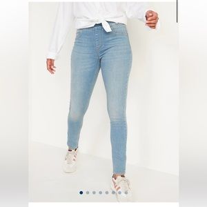 Old Navy Rockstar jeggings. Size 8